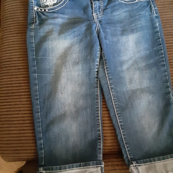 Capris - Picture 4 of 4